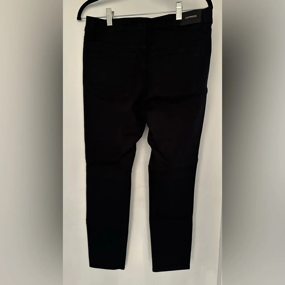 Express skinny mid rise, size 8S. New with tags.